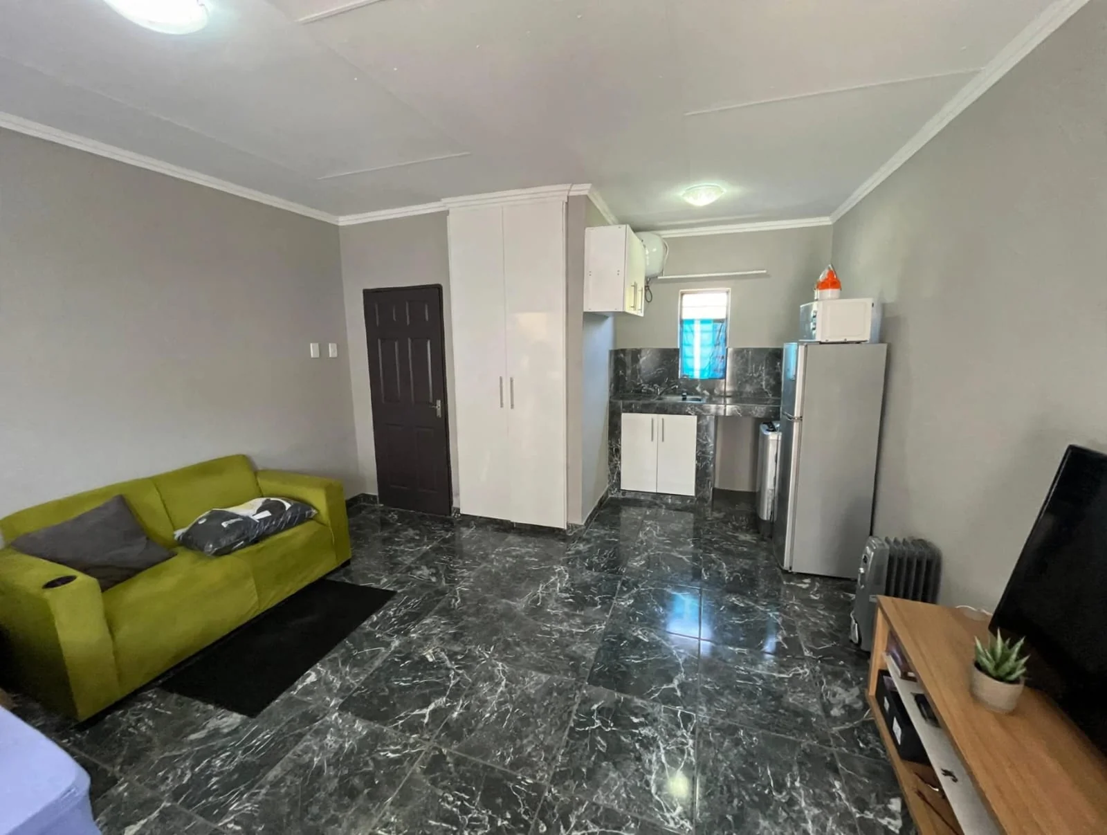 Bachelor Apartment To Rent In Kempton Park