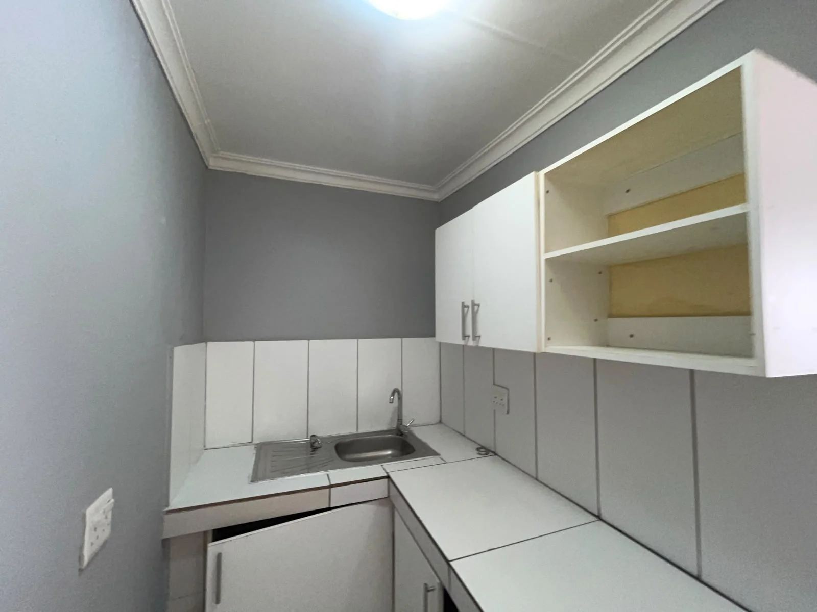 Bachelor Apartment To Rent In Kempton Park